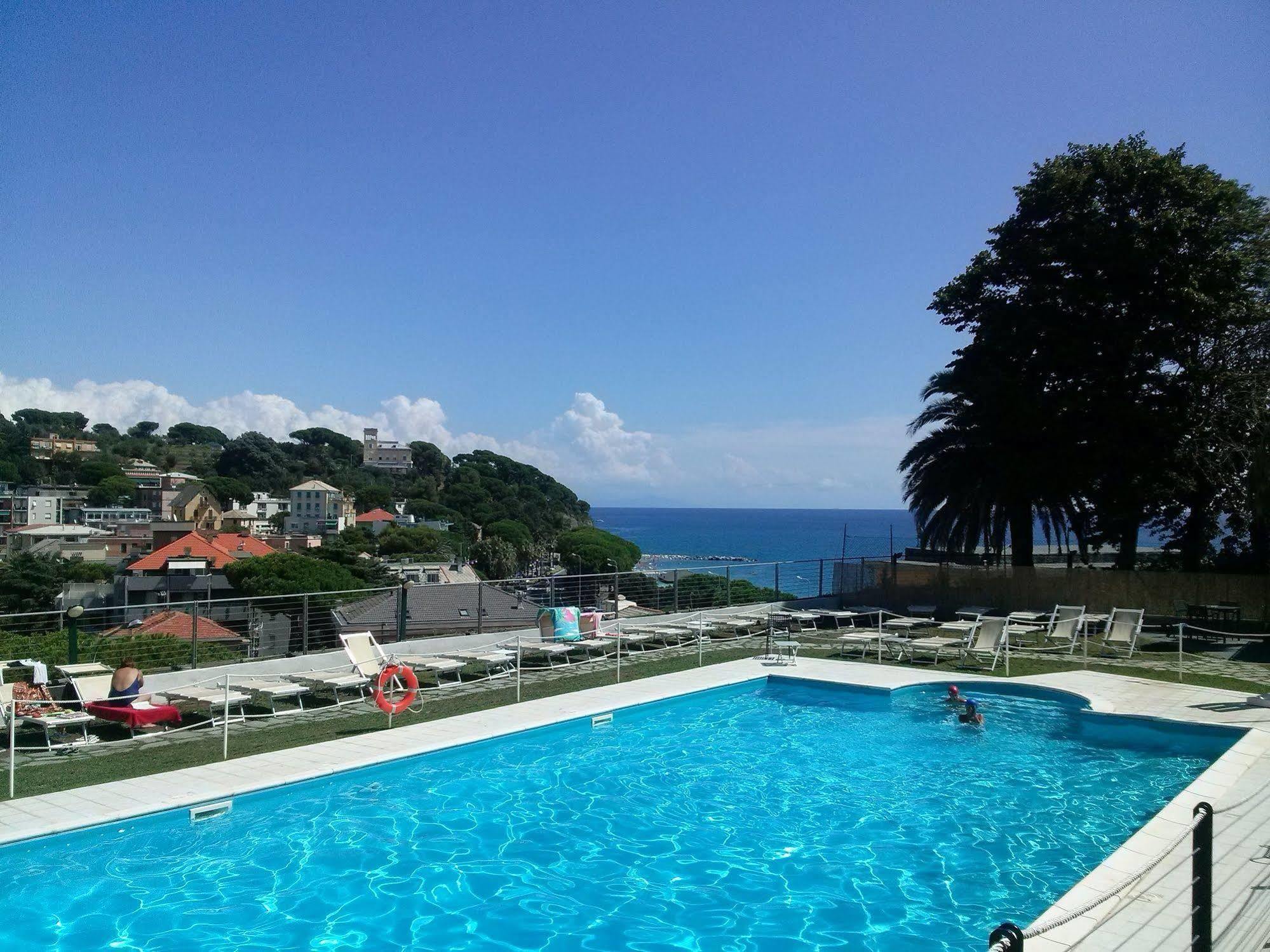 Hotel Villa Adele Челе Лигуре Екстериор снимка